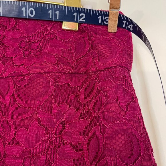 Banana Republic 4P Hot Pink Lace Skirt – Fitted Petite, True to Size - Picture 6 of 8